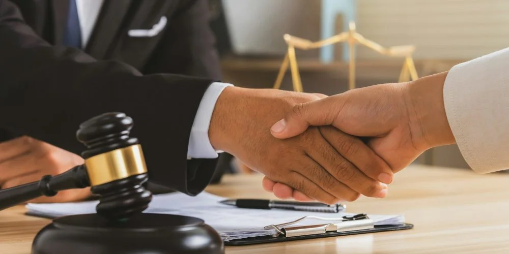 justice-and-law-concept-legal-law-advice-and-justice-businessman-handshake-with-a-lawyer--qqshi36a6dtx47j7o6kqrmouks4l8cigmooxzn2ow8